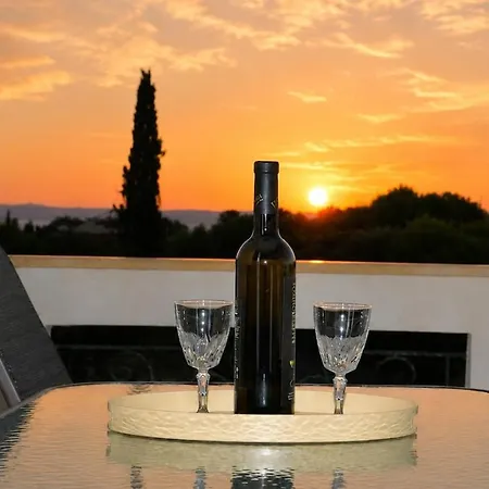Alykes Sunset Vista Apartment Chalkís